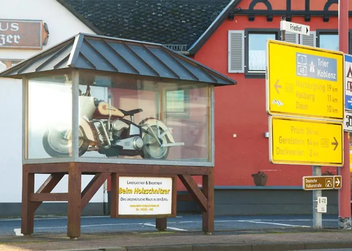 Harmony Beim Holzschnitzer Dreis-Brück